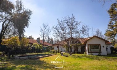 Casa en Venta en Amplia casa en gran terreno. Bernardo Larrain/Cerro Lagunillas. La Loma. Club de Golf Lomas de La Dehesa