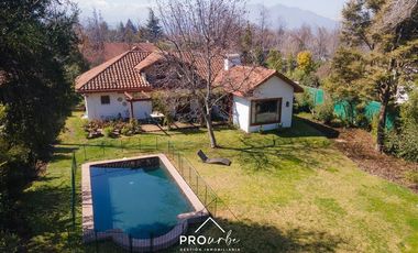 Casa en Venta en Amplia casa en gran terreno. Bernardo Larrain/Cerro Lagunillas. La Loma. Club de Golf Lomas de La Dehesa