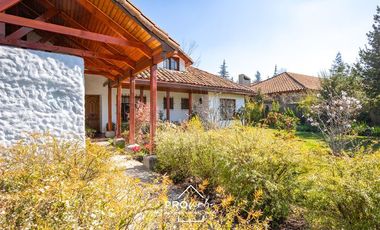 Casa en Venta en Amplia casa en gran terreno. Bernardo Larrain/Cerro Lagunillas. La Loma. Club de Golf Lomas de La Dehesa