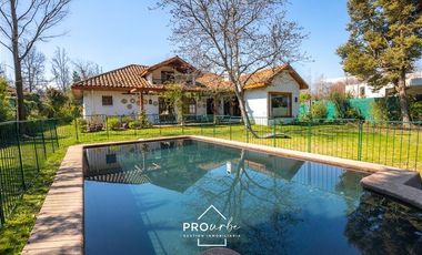 Casa en Venta en Amplia casa en gran terreno. Bernardo Larrain/Cerro Lagunillas. La Loma. Club de Golf Lomas de La Dehesa