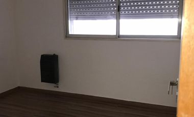ALQUILER - DEPARTAMENTO DE  3 AMBIENTES CON COCHERA - VILLA MADERO