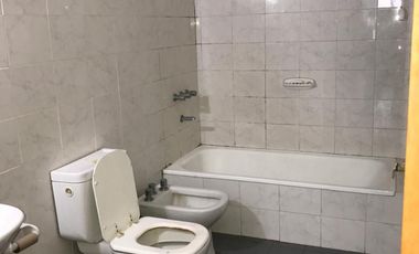 ALQUILER - DEPARTAMENTO DE  3 AMBIENTES CON COCHERA - VILLA MADERO