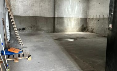 ALQUILER - GALPON 145 m2 APROX. -
