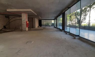 Local en alquiler o venta en  Olivos