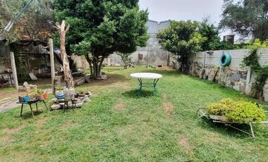 Casa con lote muy amplio