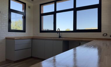 Casa en venta-Barrio San Sebastián Área 11-Intero-Pileta-Loma Verde-Escobar