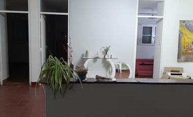 Departamento en venta - 3 Dormitorios 1 Baño - Cochera - 74Mts2 - Lanús