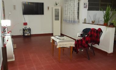 Departamento en venta - 3 Dormitorios 1 Baño - Cochera - 74Mts2 - Lanús