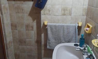 Departamento en venta - 3 Dormitorios 1 Baño - Cochera - 74Mts2 - Lanús