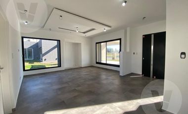 Casa en venta - Barrio Lagos de Canning