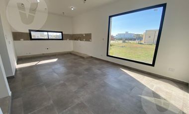 Casa en venta - Barrio Lagos de Canning