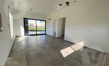 Casa en venta - Barrio Lagos de Canning