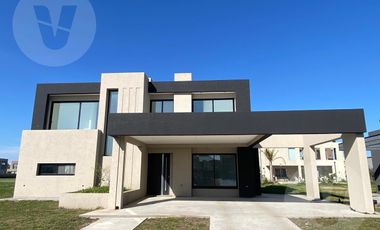 Casa en venta - Barrio Lagos de Canning