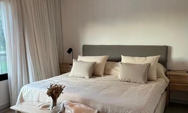 Exclusiva, moderna y cálida casa de 6 ambientes en Barrio Privado Tessalia / Tierra de Centauros