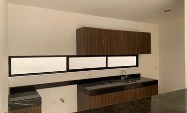 CASA EN RENTA CON PISCINA EN CONKAL