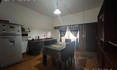 Venta casa para dos familias de 4 ambientes con cochera en Wilde