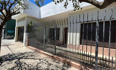 Venta casa para dos familias de 4 ambientes con cochera en Wilde