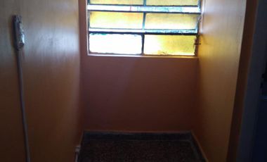 Venta casa para dos familias de 4 ambientes con cochera en Wilde