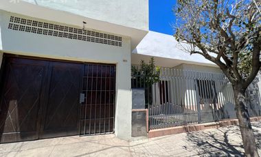 Venta casa para dos familias de 4 ambientes con cochera en Wilde