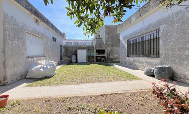 Casa ubicada en el parque español en Venado Tuerto
