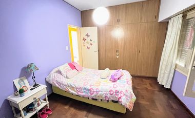Casa ubicada en el parque español en Venado Tuerto