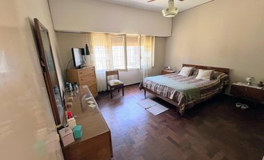 Casa ubicada en el parque español en Venado Tuerto
