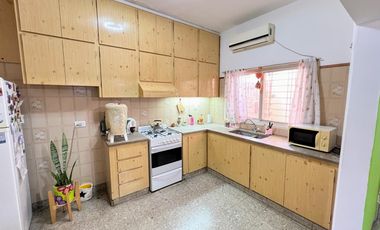 Casa ubicada en el parque español en Venado Tuerto