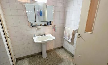 Casa ubicada en el parque español en Venado Tuerto