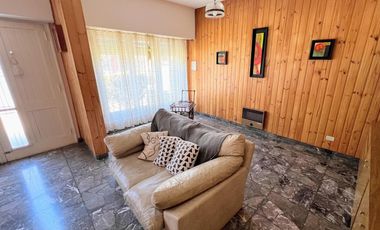 Casa ubicada en el parque español en Venado Tuerto