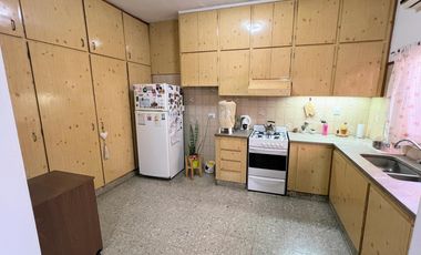 Casa ubicada en el parque español en Venado Tuerto