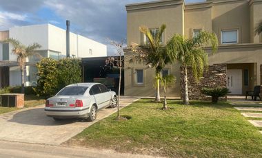 Casa en  Alquiler Temporario en San Benito Villanueva