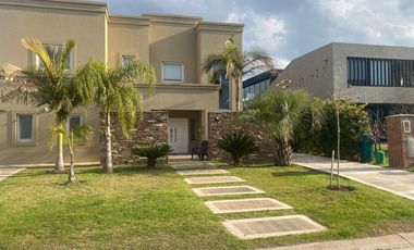 Casa en  Alquiler Temporario en San Benito Villanueva