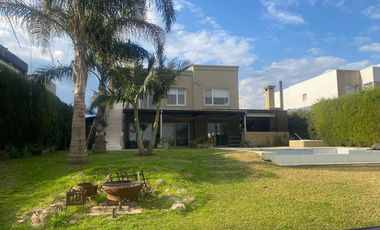 Casa en  Alquiler Temporario en San Benito Villanueva