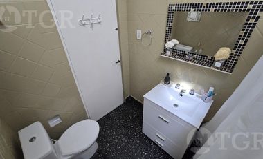 Casa en venta en Monte Chingolo con tinglado nave industrial gran espacio de guardado