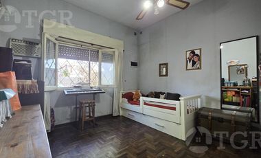 Casa en venta en Monte Chingolo con tinglado nave industrial gran espacio de guardado