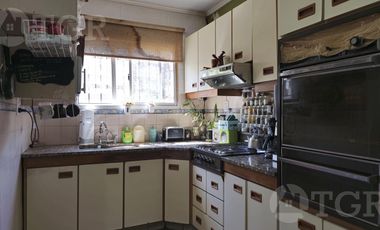 Casa en venta en Monte Chingolo con tinglado nave industrial gran espacio de guardado
