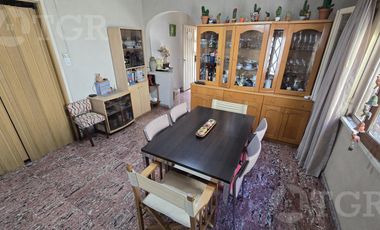 Casa en venta en Monte Chingolo con tinglado nave industrial gran espacio de guardado