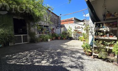 Casa en venta en Monte Chingolo con tinglado nave industrial gran espacio de guardado