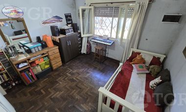 Casa en venta en Monte Chingolo con tinglado nave industrial gran espacio de guardado