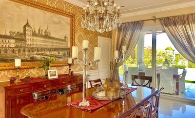 Casa de Estilo Francés a la Venta en Barrio Los Castores Nordelta con Vista al lago Central