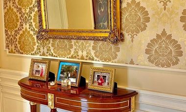 Casa de Estilo Francés a la Venta en Barrio Los Castores Nordelta con Vista al lago Central