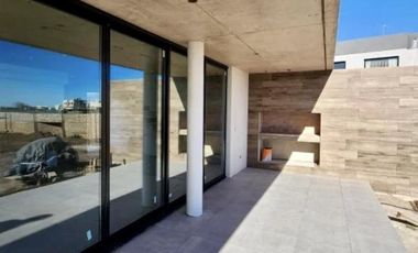 ALQUILER TEMPORARIO CASA A ESTRENAR 5 AMBIENTES C/PISCINA A LA LAGUNA, BARRIO LA ALAMEDA CANNING