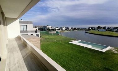 ALQUILER TEMPORARIO CASA A ESTRENAR 5 AMBIENTES C/PISCINA A LA LAGUNA, BARRIO LA ALAMEDA CANNING