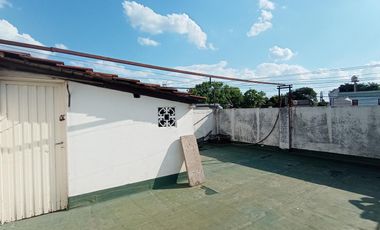 EXCELENTE PROPIEDAD A MTS DE ESTACION LONGCHAMPS APTO USO COMERCIAL O VIVIENDA