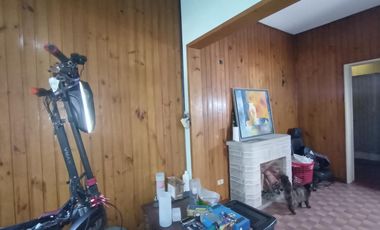 EXCELENTE PROPIEDAD A MTS DE ESTACION LONGCHAMPS APTO USO COMERCIAL O VIVIENDA