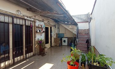 EXCELENTE PROPIEDAD A MTS DE ESTACION LONGCHAMPS APTO USO COMERCIAL O VIVIENDA