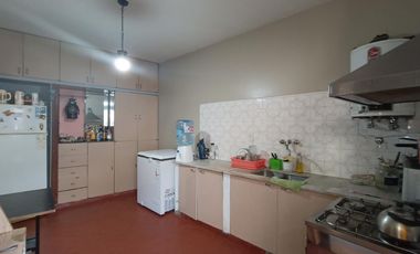 EXCELENTE PROPIEDAD A MTS DE ESTACION LONGCHAMPS APTO USO COMERCIAL O VIVIENDA
