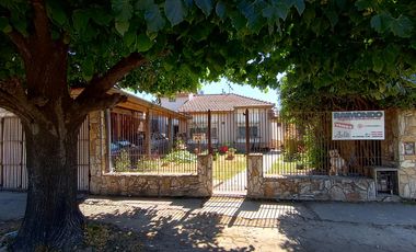 EXCELENTE PROPIEDAD A MTS DE ESTACION LONGCHAMPS APTO USO COMERCIAL O VIVIENDA