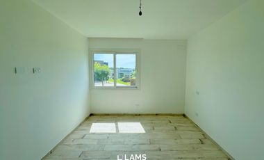 Venta - Casa 4 ambientes - Barrio Privado Rumenco Joven