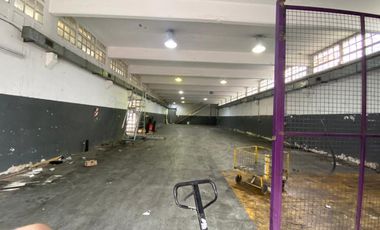 Galpón - Depósito de 10.000 m2.  en  Barracas  - ALQUILER